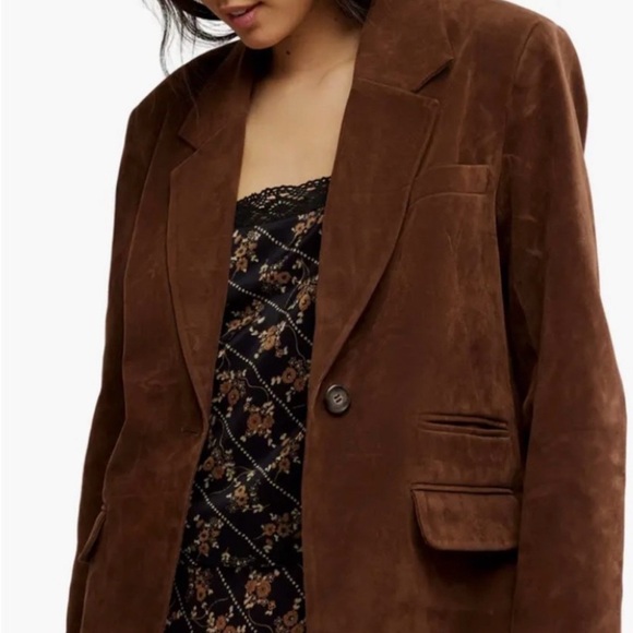 Free People Jackets & Blazers - NWT FREE PEOPLE WE THE FREE
Paper Cut Vegan Suede Blazer | MSRP $198 Oversized